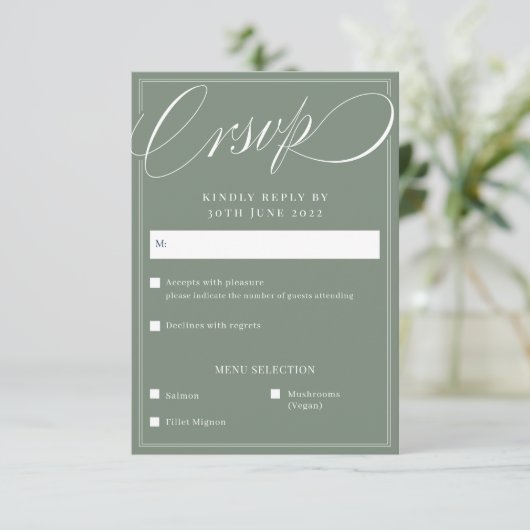 Klassieke Sage Elegant Script Kalligrafie Bruiloft RSVP Kaartje (Staand voorkant)