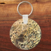 Klassieke sciencefiction, raket schip boven de maa sleutelhanger (Voorkant)