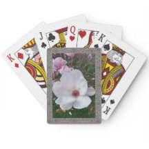 Klassieke speelkaarten met roze magnolias