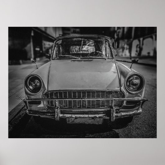 Klassieke stijl auto geparkeerd in de stedelijke s poster (Voorkant)