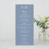 Klassieke Stoffige Blauwe Monogram Bruiloft Menu (Staand voorkant)