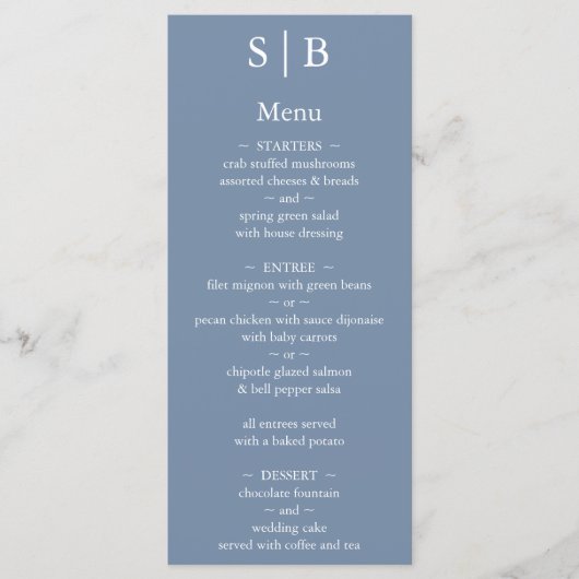 Klassieke Stoffige Blauwe Monogram Bruiloft Menu (Voorkant)