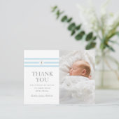 Klassieke Stripes Gold Cross Foto Baptisme Harteli Uitnodiging Briefkaart (Staand voorkant)