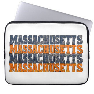 Klassieke, versleten Massachusetts gestapelde typo Laptop Sleeve