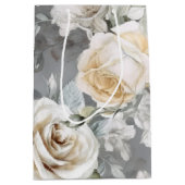 Klassieke vintage crèmekleurige rozen medium cadeauzakje (Voorkant)