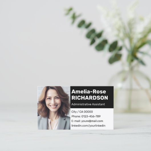 Klassieke werkzoekende Minimaal Zwart-Wit Classy Visitekaartje (Staand voorkant)