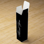 Klassieke wijn geschenkdoos<br><div class="desc">Geweldig voor bruiloft of zakelijke evenementen. Gepersonaliseerde tekst of tekst is verwijderbaar. Mooie zakelijke verpakking,  of bruiloft voorkeur verpakking. De zwarte achtergrond kan worden aangepast aan elke kleur om te coördineren met uw evenement.</div>