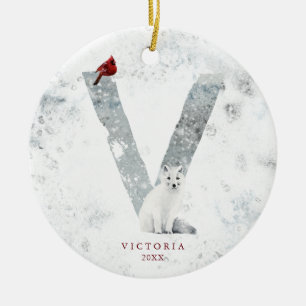 Klassieke Winter Besneeuwde Kerst Scene Monogram V Keramisch Ornament