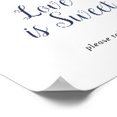 Klassieke witte bloemen Love Is Sweet Trouwbord Poster (Hoek)