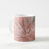 Klassieke witte koffie mok "Pinkish Flowers" (Voorkant links)