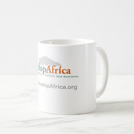 klassieke witte mok met Develop Africa Logo (Voorkant rechts)