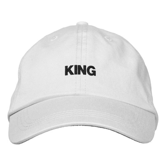 Klassieke witte pet met geborduurde 'King'-opdruk (Voorkant)
