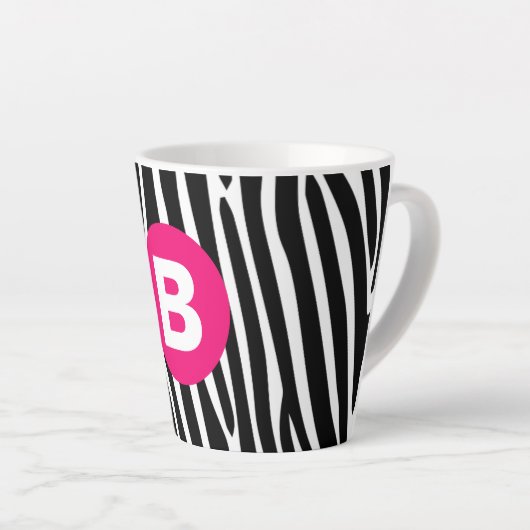 Klassieke zebra strepen helder roze monogram latte mok (Rechterhoek)