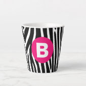 Klassieke zebra strepen helder roze monogram latte mok (Voorkant)