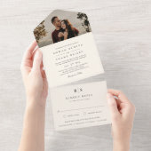 Klassieke zwart & ecru monogram bruiloft foto all in one uitnodiging (Afscheurbaar)