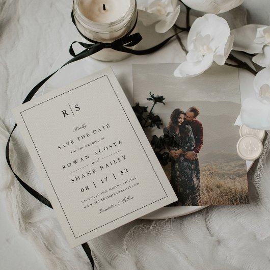 Klassieke zwart & ecru monogram foto save the date