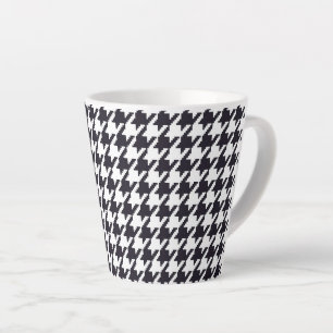 Klassieke zwart-wit houndstooth latte mok