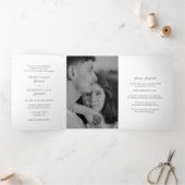 Klassieke zwart-wit tijdloze bruiloft drieluik uitnodiging (Binnen)