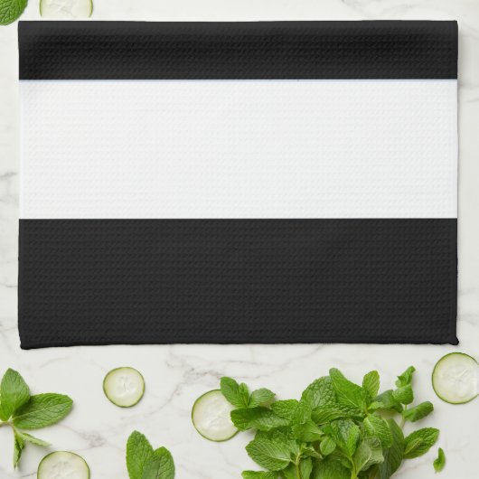 Klassieke zwarte en witte breedbandstrepen op een theedoek (Gevouwen)