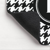 Klassieke zwarte en witte hond met monogram muismat (Hoek)