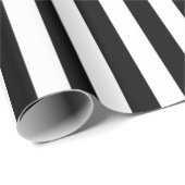 Klassieke zwarte en witte verticale strepen cadeaupapier (Rol Hoek)