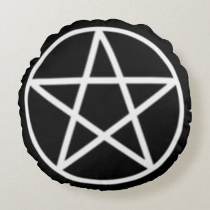 "Klassieke Zwarte En Witte Wicca Pentakel" Rond Kussen