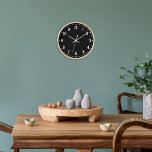 Klassieke zwarte muur op school<br><div class="desc">Klassieke het kijken klok, pas de kleuren van de lijnen en de achtergrond, evenals de doopvont aan.</div>