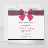 Klassieke zwarte & witte draperie met magenta bow save the date (Achterkant)