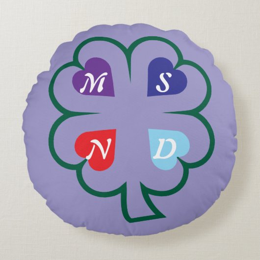 Klaver met hartjes rond kussen (Voorkant)