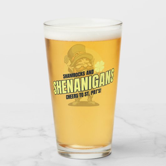 Klaverblad en kattenkwaad St. Patrick's Day Pint Glas (Voorkant gevuld)