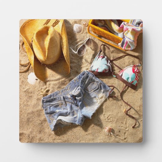 Kleding achteraan op strand fotoplaat (Voorkant)
