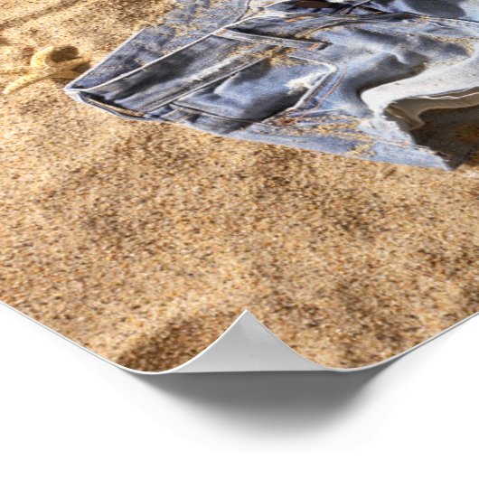 Kleding achteraan op strand poster (Hoek)