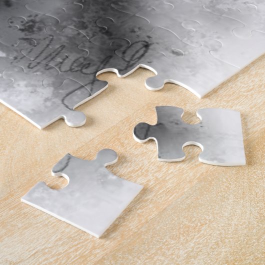 Kleding en Roos - Romantische zwarte witte schilde Legpuzzel (Zijkant)