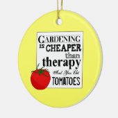 Kleding is goedkoper dan therapie en tomaten keramisch ornament (Links)