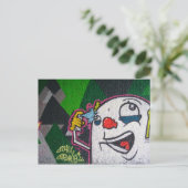 Kleding met witte gelaatgraffiti briefkaart (Staand voorkant)