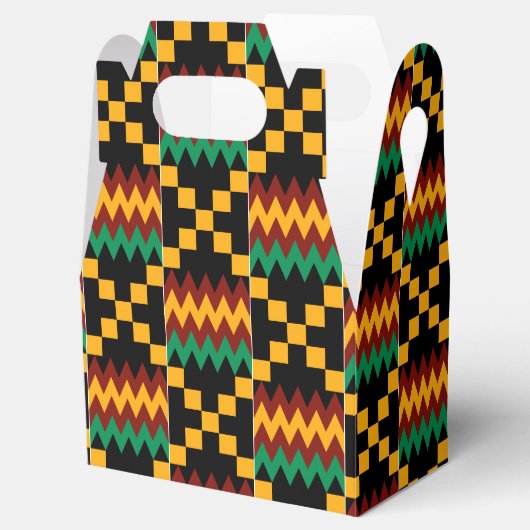 Kleding van zwart, groen, rood en geel bedankdoosjes (Geopend)