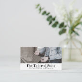 Kleermaker past een pak visitekaartje (Staand voorkant)