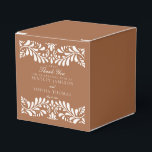 Klei Talavera Tegel Spaanse stijl Fiesta Bruiloft Bedankdoosjes<br><div class="desc">Iedereen houdt van een feestje! Deze verzameling is een verbluffende mix van elegantie en cultureel erfgoed, geïnspireerd door de traditionele Mexicaanse klei Talavera-tegelpatronen. De aards getinte, verbrande oranje terracotta bloemenrand straalt verfijning en een vleugje feestelijke charme uit, waardoor het perfect is voor uw Spaanse of Mexicaans geïnspireerde viering. Of u...</div>