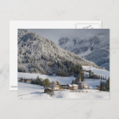 Klein alpiene dorp in het sneeuwbriefkaart briefkaart (Voorkant / Achterkant)