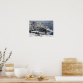 Klein alpiene dorp in het sneeuwposter poster (Keuken)