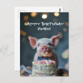 Klein biggetje dat op een verjaardagstaart knabbel briefkaart (Voorkant / Achterkant)