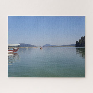 Klein bootje op rustig water legpuzzel