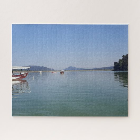 Klein bootje op rustig water legpuzzel (Horizontaal)
