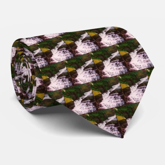 Klein bos Watervalolie Fotoschilfers Stropdas (Opgerold)