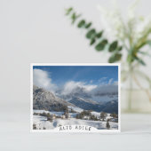 Klein dorp met Dolomites-bergen in de sneeuw Briefkaart (Staand voorkant)