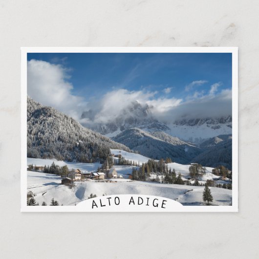 Klein dorp met Dolomites-bergen in de sneeuw Briefkaart (Voorkant)