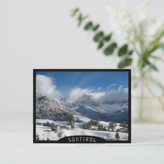 Klein dorp met Dolomites-bergen in de sneeuw Briefkaart (Staand voorkant)