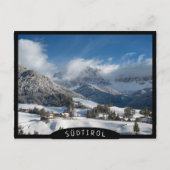 Klein dorp met Dolomites-bergen in de sneeuw Briefkaart (Voorkant)