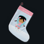 Klein figuur Skater aangepast Kleine Kerstsok<br><div class="desc">Aangepast ontwerp met een leuk schaatsenthema voor kinderen dat kan worden gepersonaliseerd met het monogram,  het initiaal,  de naam of een tekst van uw keuze voor een perfect aangepast cadeau!</div>