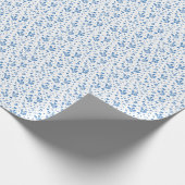 Klein Fijngevoelig Blauw Bloemen Cadeaupapier (Hoek)